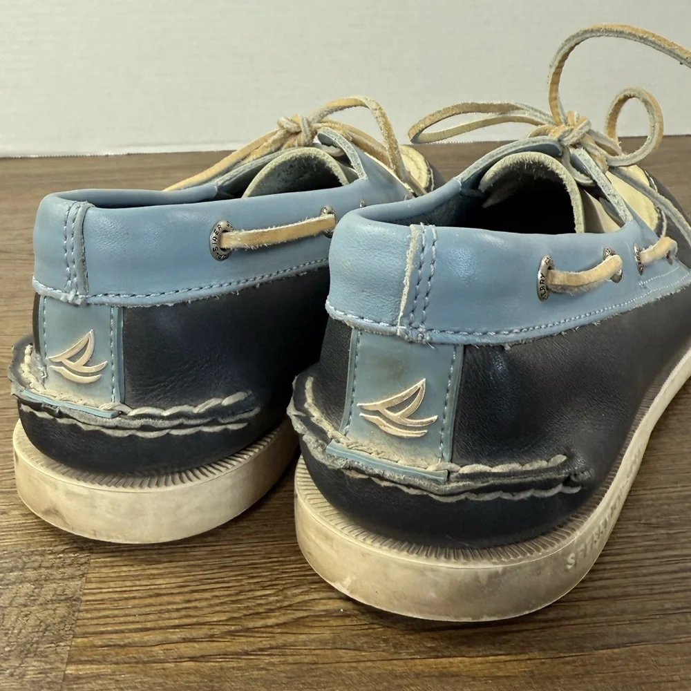 Sperry Men’s 2 Eyelet Boat Shoe, Navy, Cream, Light Blue, size 10